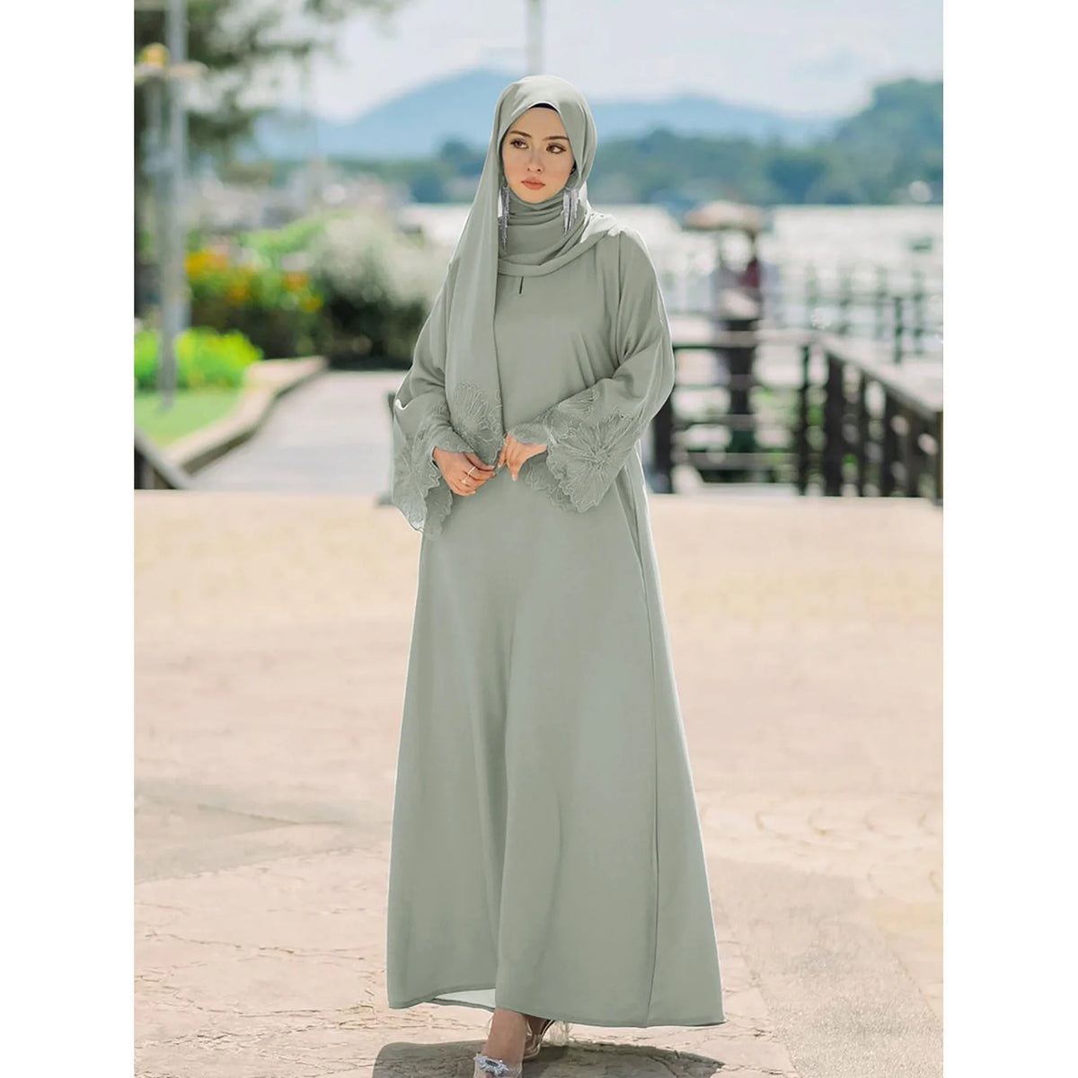 2025 Spring New Middle Eastern Women Clothing Muslim Women Robe With Lace Sleeves Malay Indonesian Dress With Headscarf Hijab