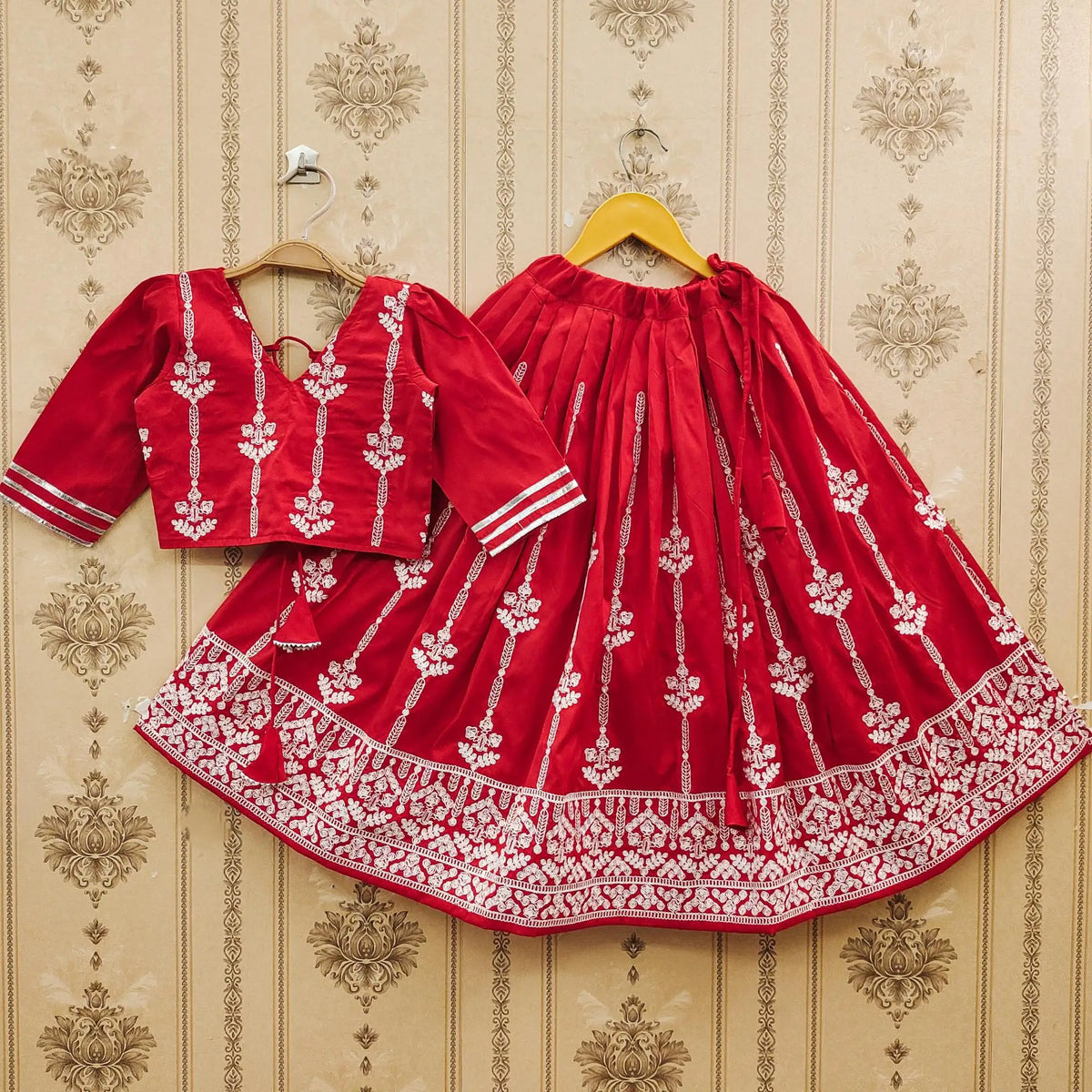 Wholesale High Quality Colorful Kids Lehenga Choli Embroidery Sequined Floor-Length Breathable Traditional Borders Comfortable