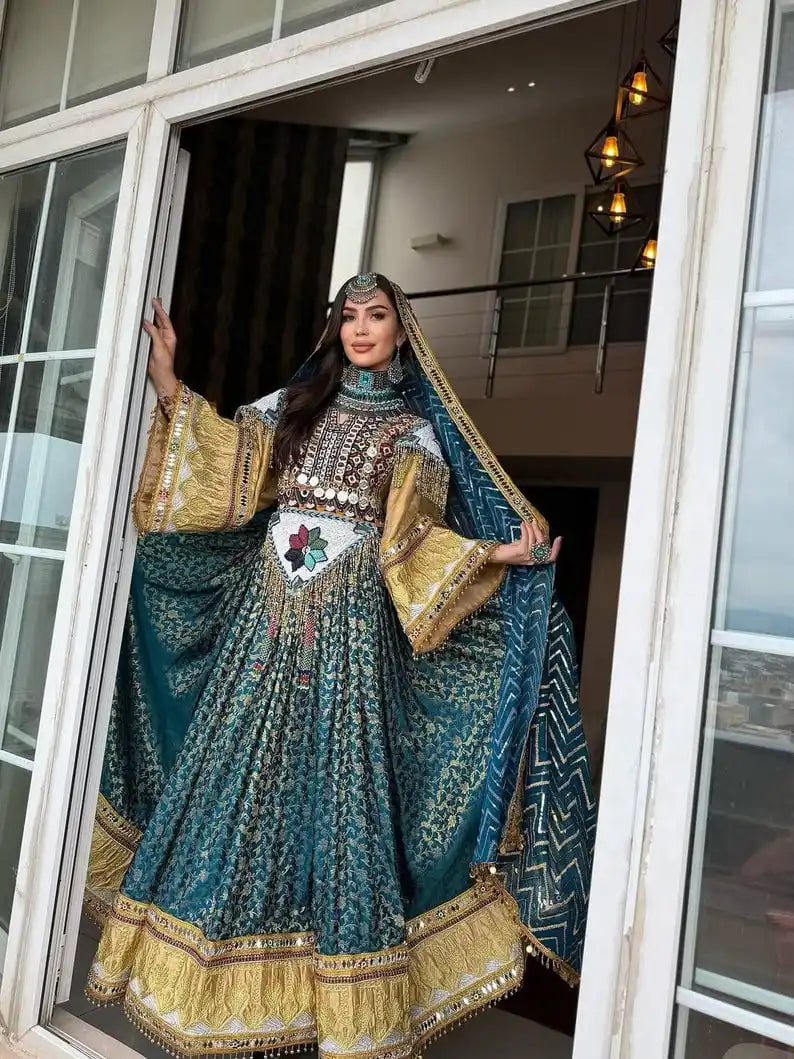 Customized Afghan Kuchi Vintage Dresses Heavy Embroidery Long Sleeve Wedding Party Wear Floor Length Afghani Dress Women Adults