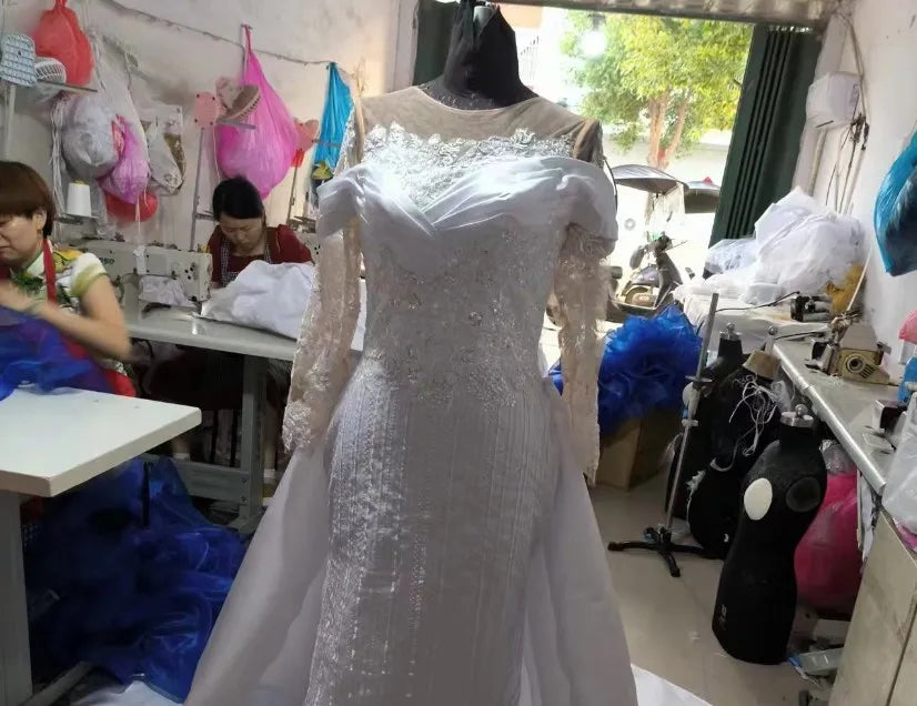 Modern 2-in-1 Plus Size Wedding Dress with Detachable Train New Design African Lace Decorations