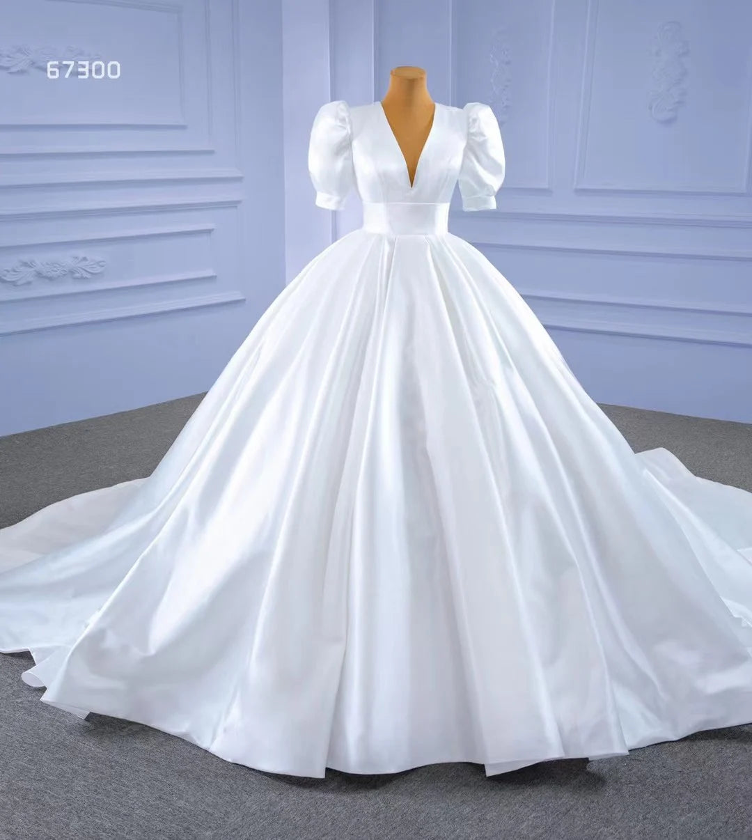 Feishiluo Bride Plus Size Luxury White Bridal A-Line Sweep Train V-neck Puff Sleeve Modern Style Wedding Dress Crystal Lace