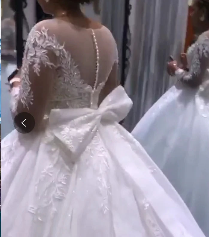 Luxury Bride Wedding Dress Fairy Perspective V-Neck Satin Satin with Embroidery Sexy Trailing Chapel Train Plus Size Fully Lined