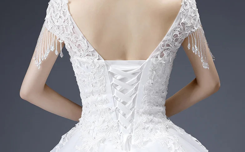 2019 Latest Fashion Design Elegant V Neck Tassel Cap Sleeves Luxury Lace Plus Size Wedding Gown