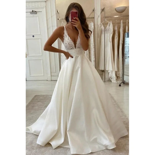 11850# Simple V Neck Classic Satin Boho Sexy Fitting Sleeveless A-Line Lace Applique Beach Wedding Dress Wedding Bridal Gown