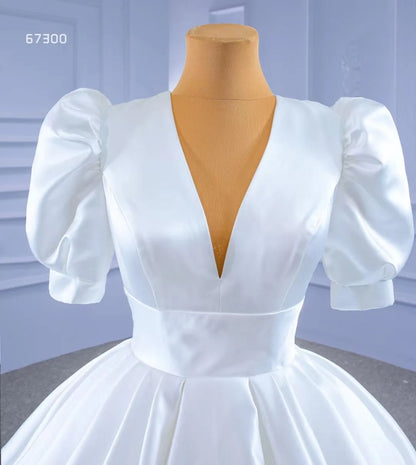 Feishiluo Bride Plus Size Luxury White Bridal A-Line Sweep Train V-neck Puff Sleeve Modern Style Wedding Dress Crystal Lace