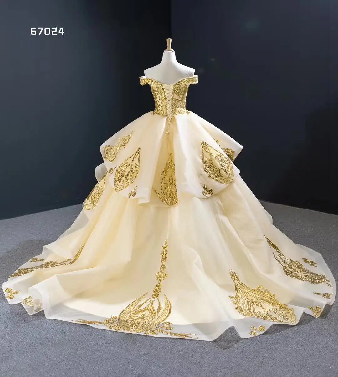 Feishiluo Luxury A-Line Wedding Dress Off-Shoulder Crystal Sequins Floral Lace Appliques Brush Train V-neck 100% Polyester OEM