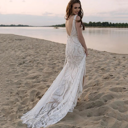 13508# Chic Spaghetti Straps V-Neck Sleeveless Backless Mermaid Lace Simple Bohemian Beach Wedding Dress Bridal Gown