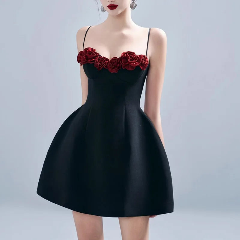 Small Niche Design Contrasting Color Dress 2025 New Exquisite Rose Flower Splicing Waist Cinching Suspender Dress