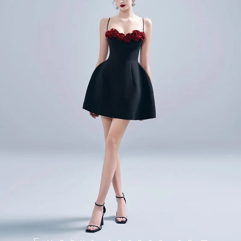 Small Niche Design Contrasting Color Dress 2025 New Exquisite Rose Flower Splicing Waist Cinching Suspender Dress