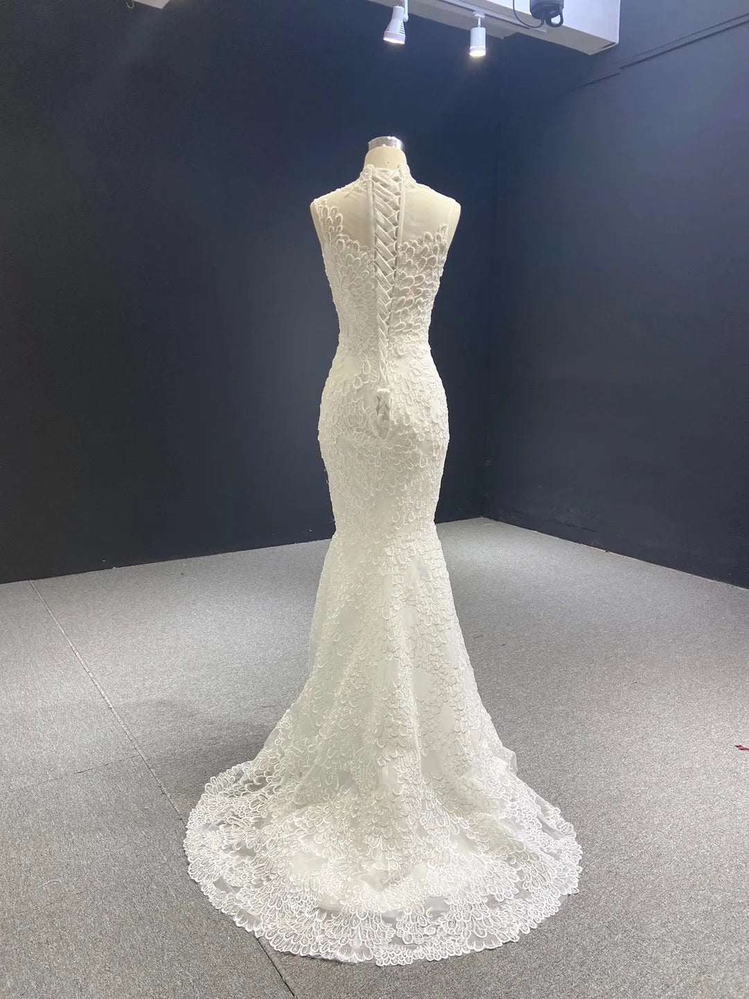 Feishiluo Newly Designed Mermaid Wedding Dress Ivory Bead Lace & Long Embroidered Appliqued Pearls Sleeveless for Women