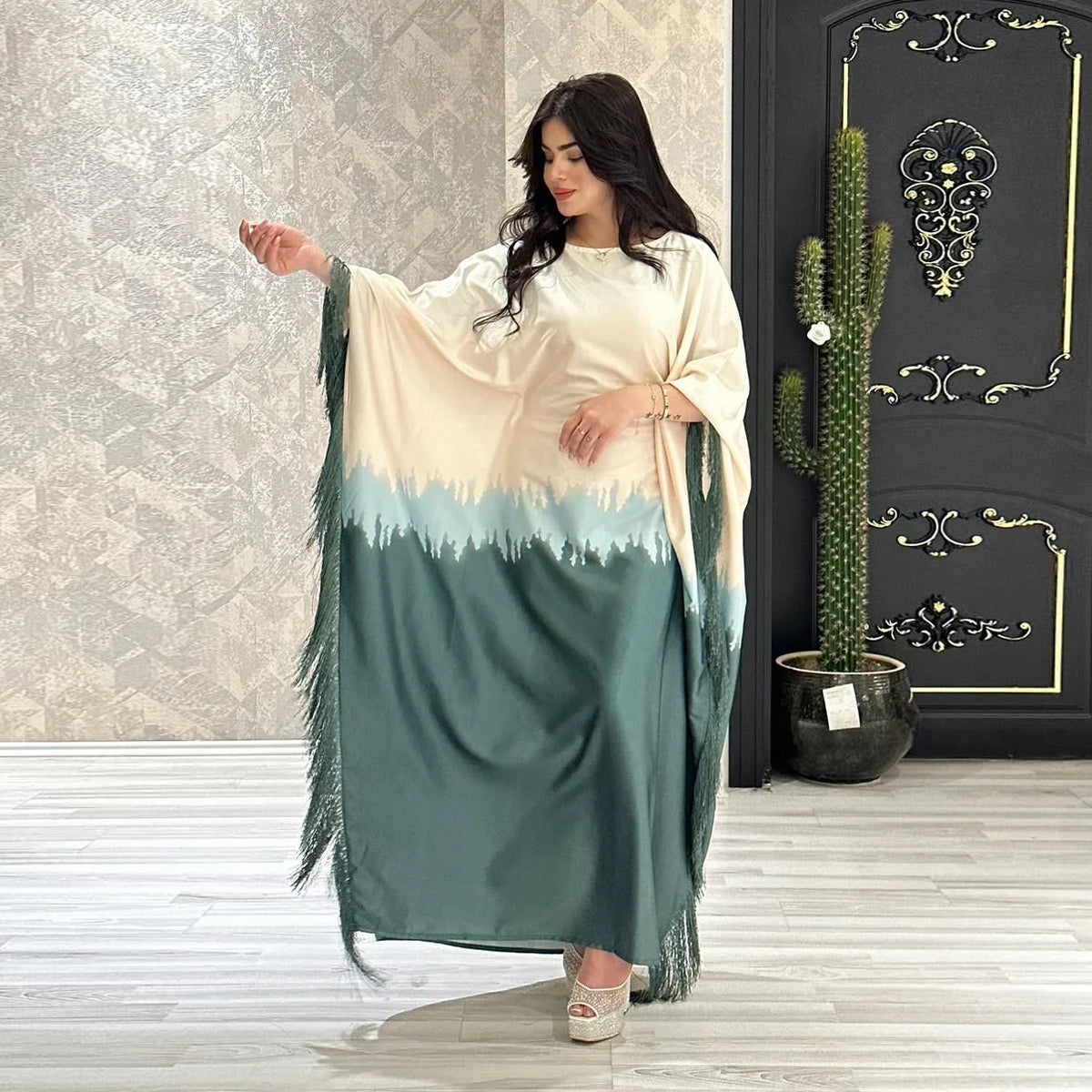 Latest Design Custom Modest Batwing Sleeve Dubai Abaya Kaftan Luxury Muslim Women Dress With Satin Abaya
