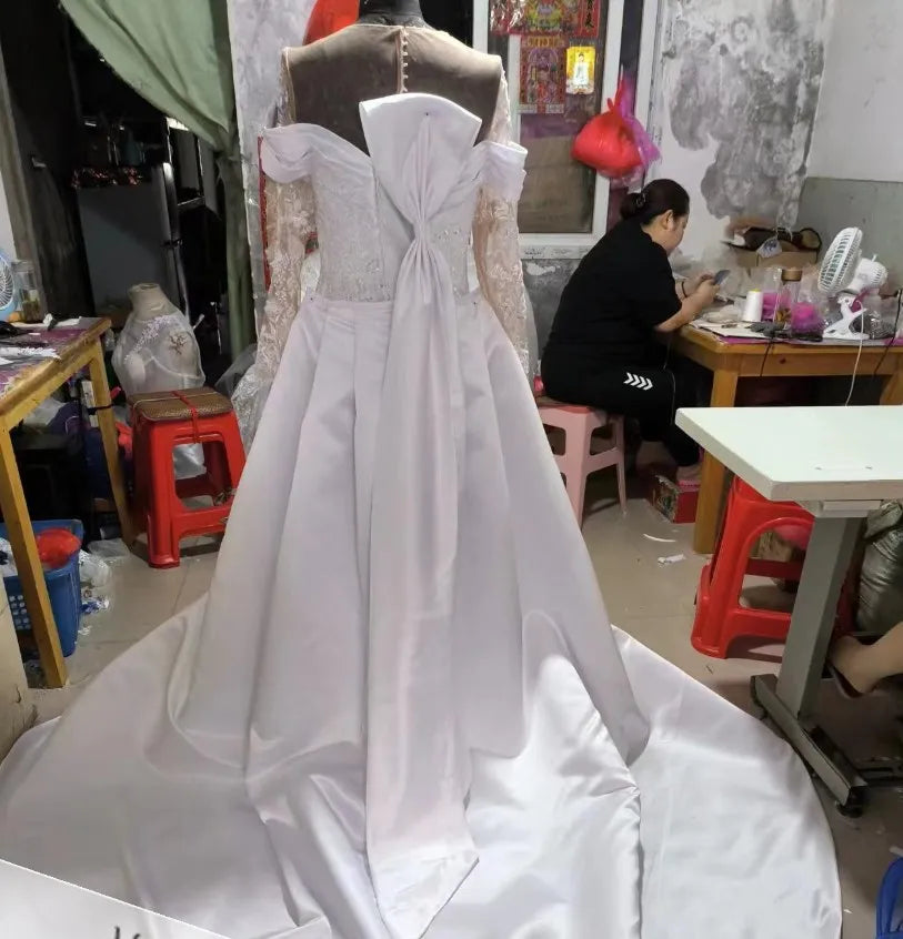 Modern 2-in-1 Plus Size Wedding Dress with Detachable Train New Design African Lace Decorations