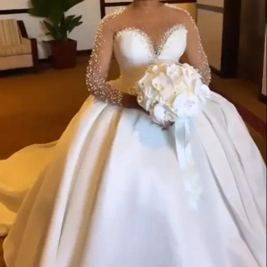 S8762F 2026 Bohemian Style Royal Wedding Dress Off-Shoulder Design with Big Tail Chapel Train Luxurious Lace Hepben Collection